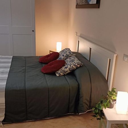Cozy House Con Corte Privata In Centro Storico Aq Л'Акуила Экстерьер фото