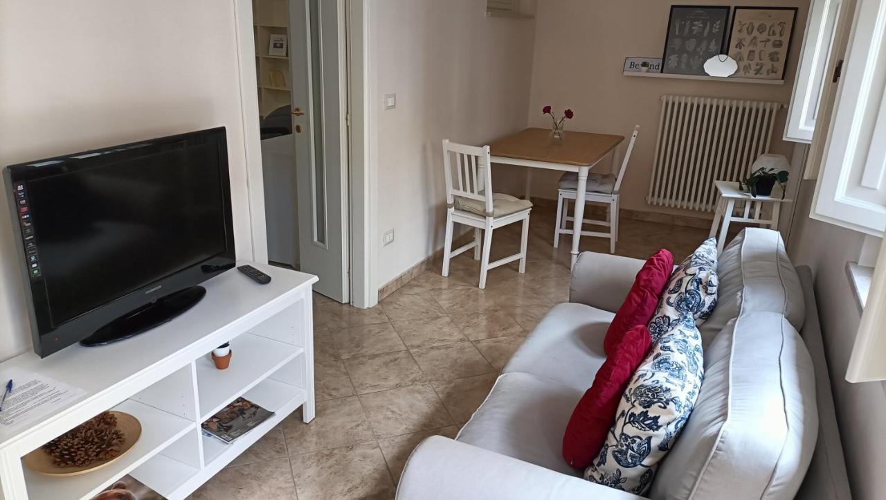 Cozy House Con Corte Privata In Centro Storico Aq Л'Акуила Экстерьер фото